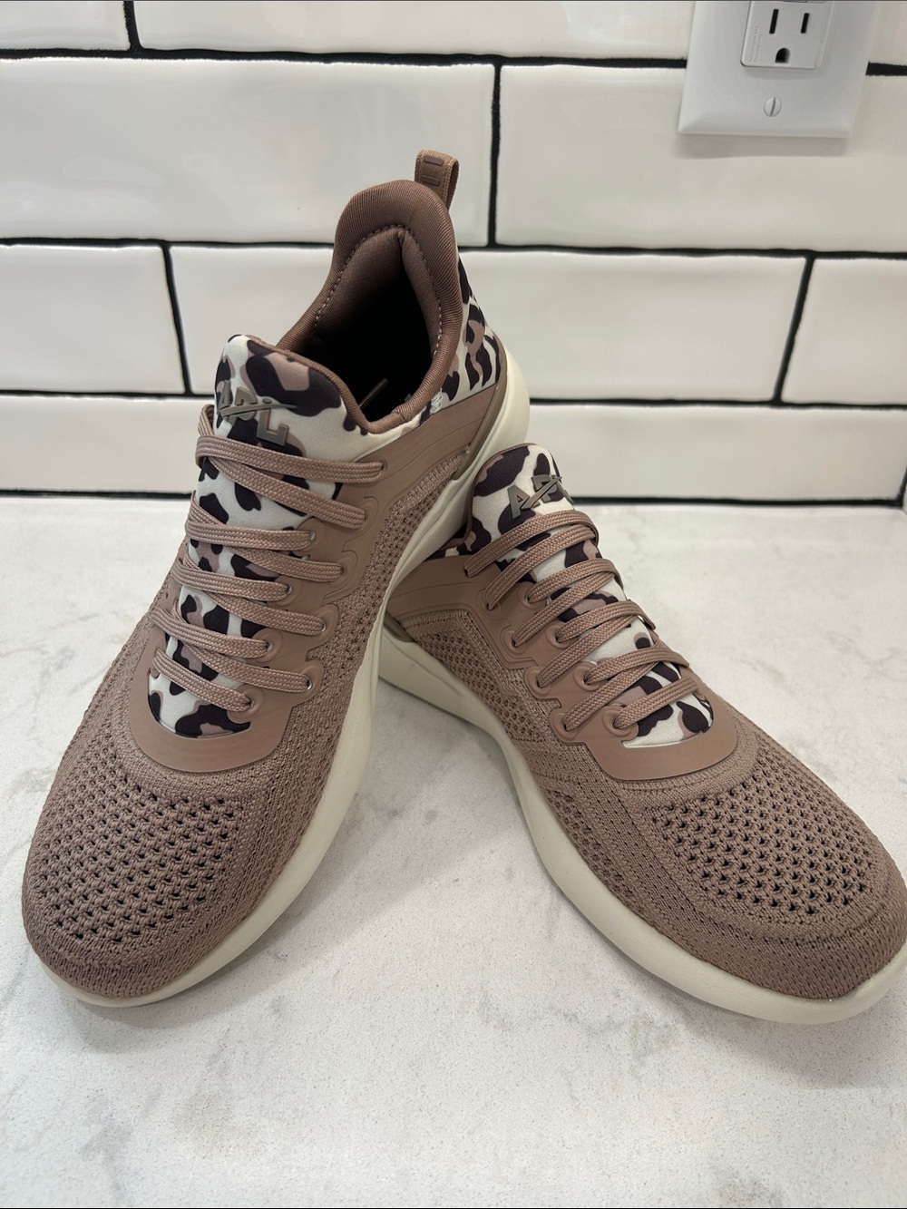 Athletic Propulsion Labs (APL) Techloom Tracer Sneakers Almond Leopard Women’s 7 - Picture 15 of 16